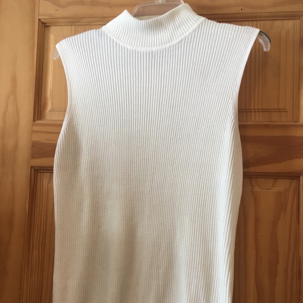 White Sleeveless Turtleneck